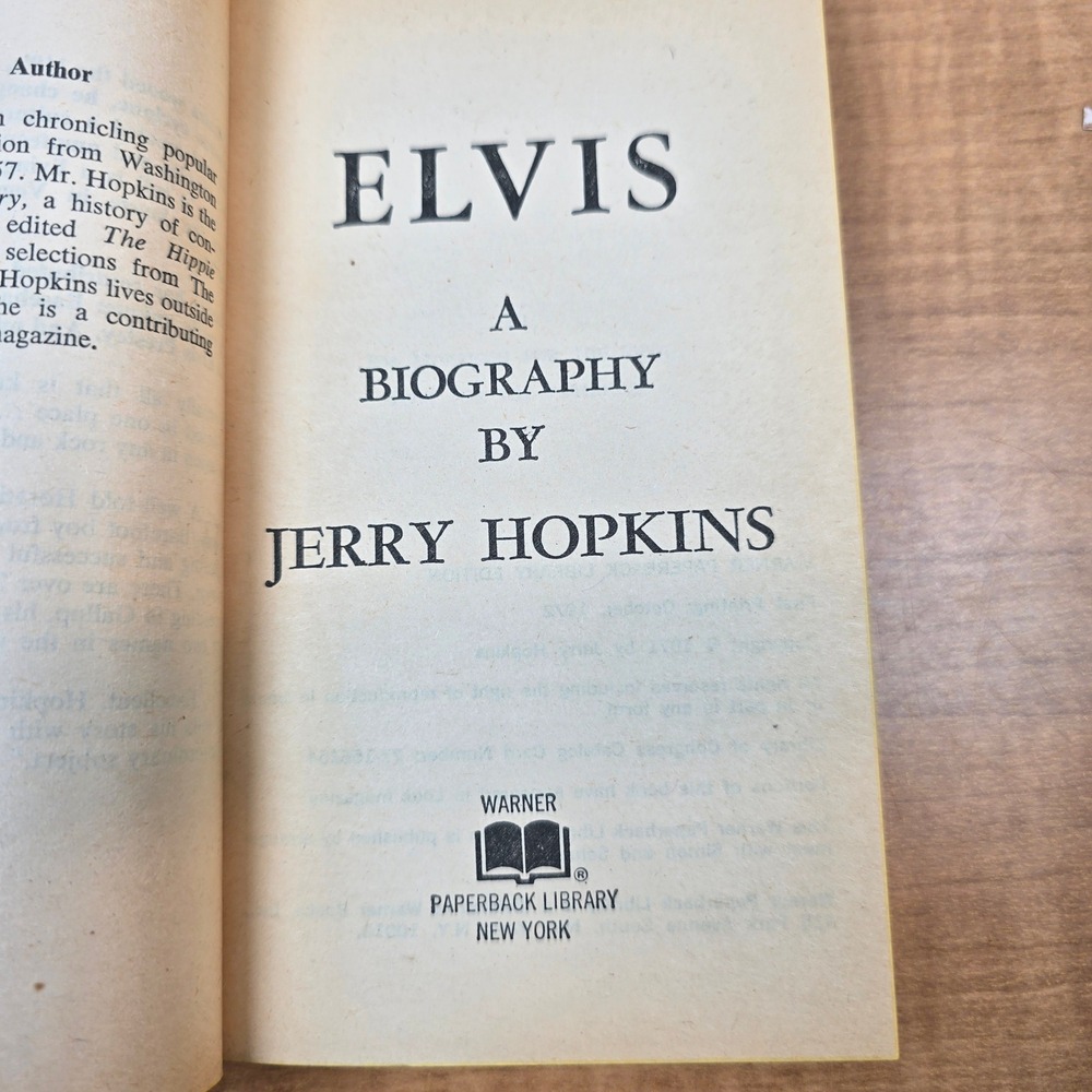 2 Elvis Presley books A Biography and What Happened? Paperbacks 1977 - Picture 4 of 11